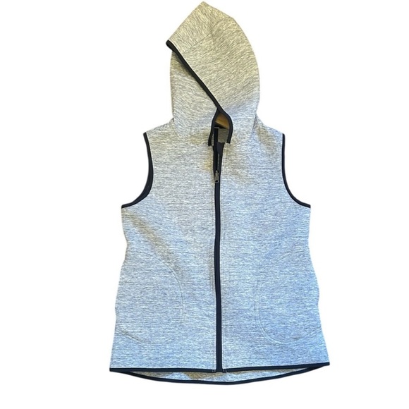 Lululemon Insculpt Vest Size 8 REVERSIBLE Light Gray with black Trim - Picture 13 of 14